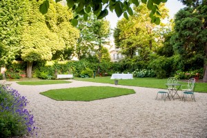 Espace professionnel ouvrant sur un jardin de 1200m2